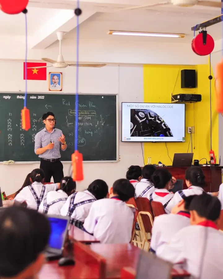 Lớp luyện nói theo cặp